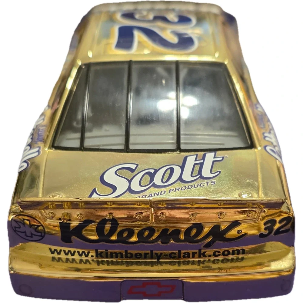 Racing Champions #32 Jeff Green Cottonelle Kleenex Gold 1:24 NASCAR Diecast